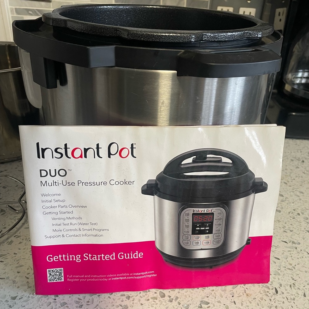 Instant Pot Duo Mini - Excellent Condition